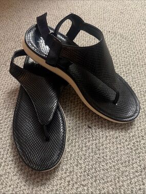 Naturalizer Black Textured Thong Sandals with Back Strap
